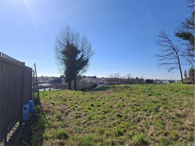 Terreno in vendita a Cantù, Lombardia