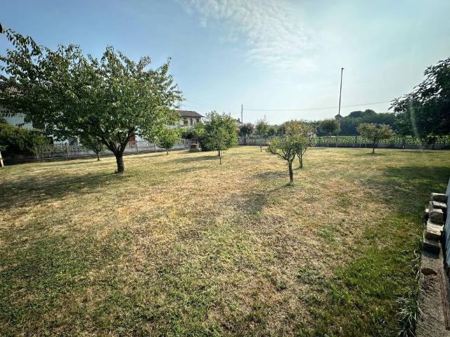 Terreno in vendita a Cantù, Lombardia