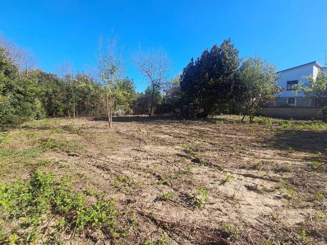 Terreno in vendita a Caponago, Lombardia