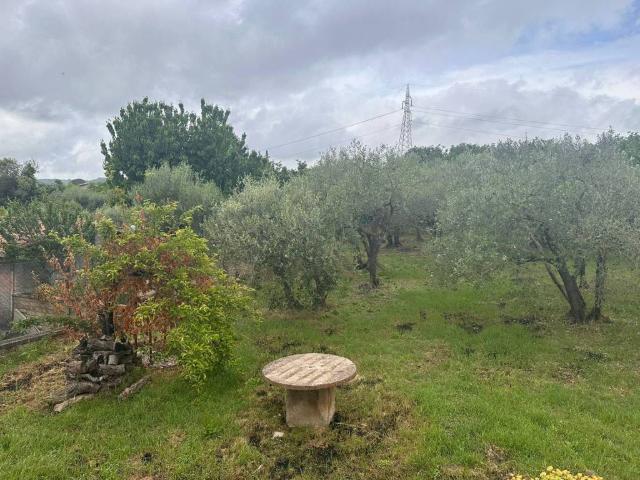 Terreno in vendita a Caprarola, Lazio