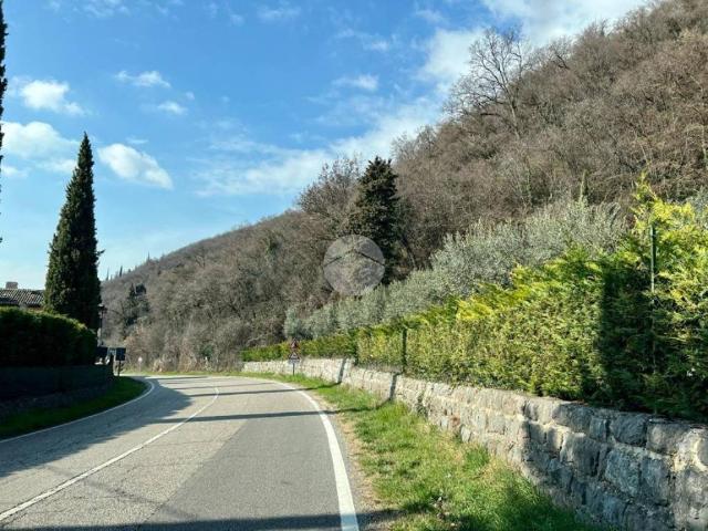 Terreno in vendita a Caprino Veronese, Veneto