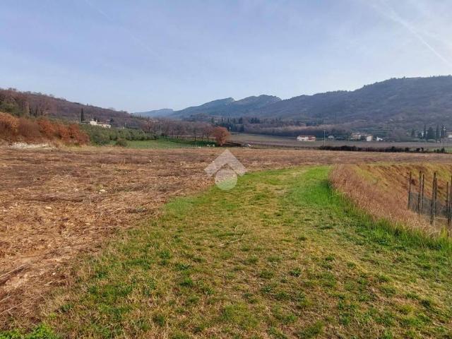 Terreno in vendita a Caprino Veronese, Veneto