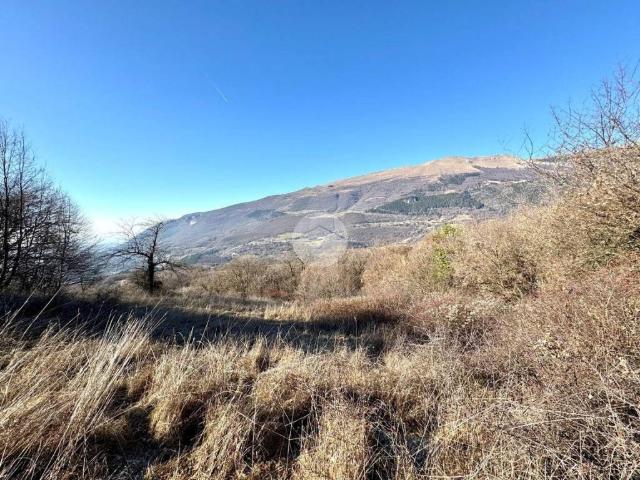 Terreno in vendita a Caprino Veronese, Veneto