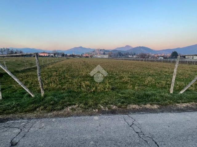 Terreno in vendita a Capriolo, Lombardia