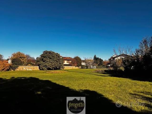 Terreno in vendita a Capriva Del Friuli, Friuli-Venezia Giulia