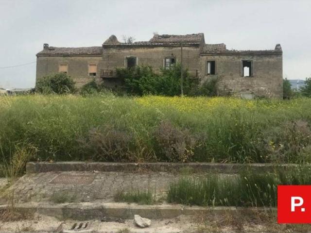 Terreno in vendita a Capua, Campania