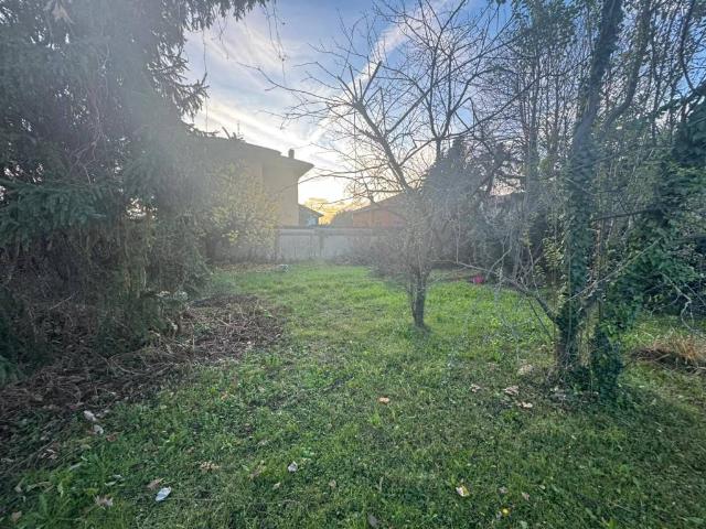 Terreno in vendita a Carate Brianza, Lombardia