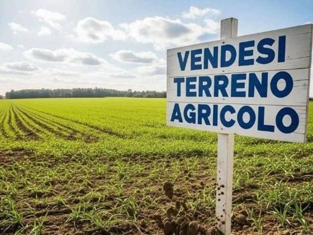 Terreno in vendita a Carate Brianza, Lombardia