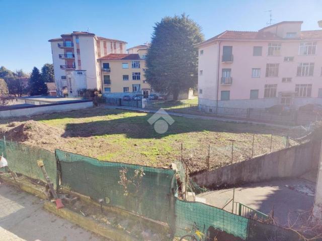 Terreno in vendita a Carate Brianza, Lombardia