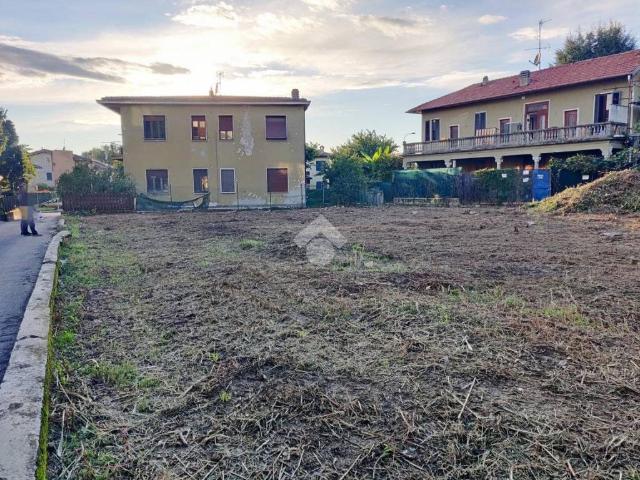 Terreno in vendita a Carate Brianza, Monza e della Brianza