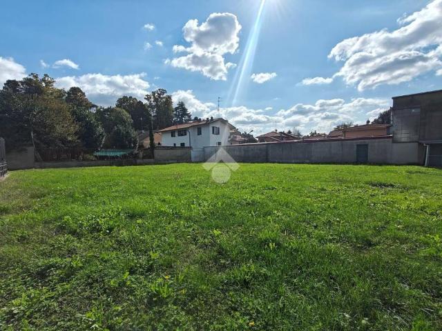 Terreno in vendita a Carate Brianza, Lombardia