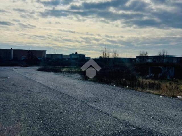 Terreno in vendita a Caravaggio, Lombardia