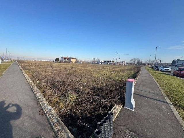 Terreno in vendita a Caravaggio, Lombardia