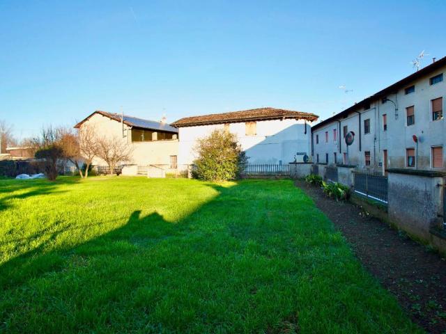 Terreno in vendita a Caravaggio, Lombardia