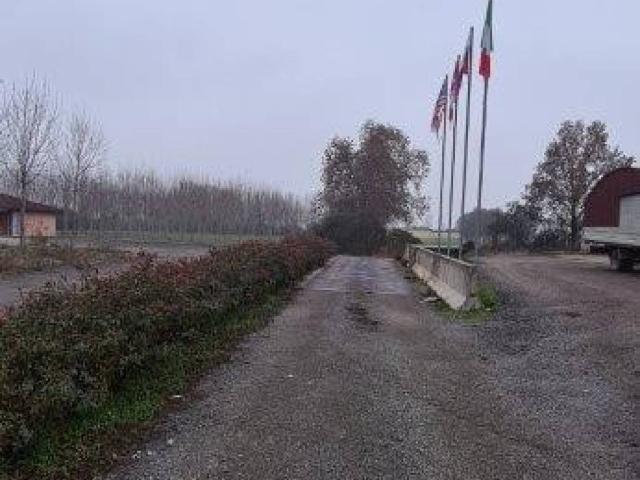 Terreno in vendita a Caravaggio, Lombardia