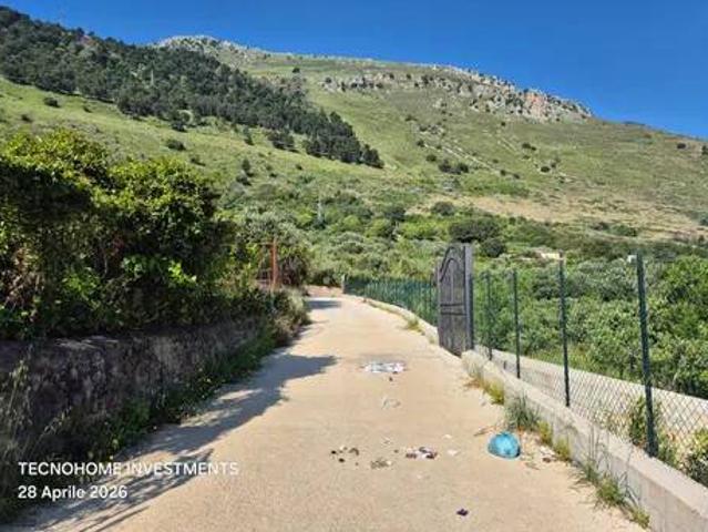 Terreno in vendita a Carini, Sicilia