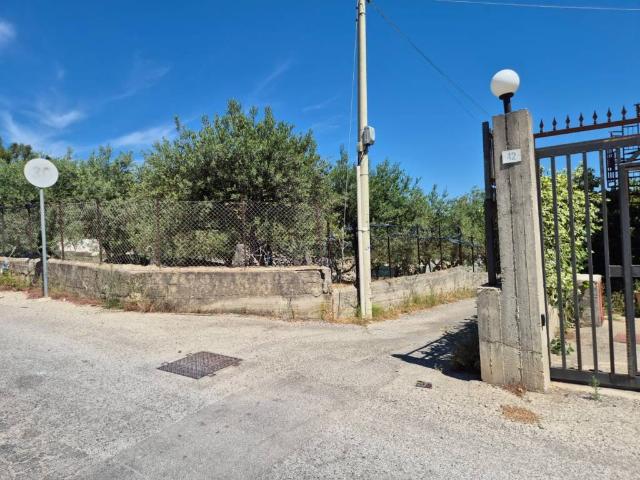 Terreno in vendita a Carini, Sicilia