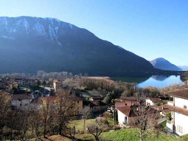 Terreno in vendita a Carlazzo, Lombardia