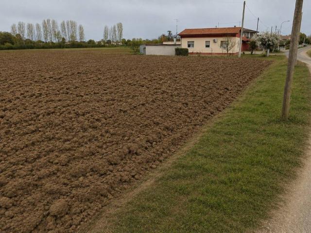 Terreno in vendita a Carlino, Friuli-Venezia Giulia