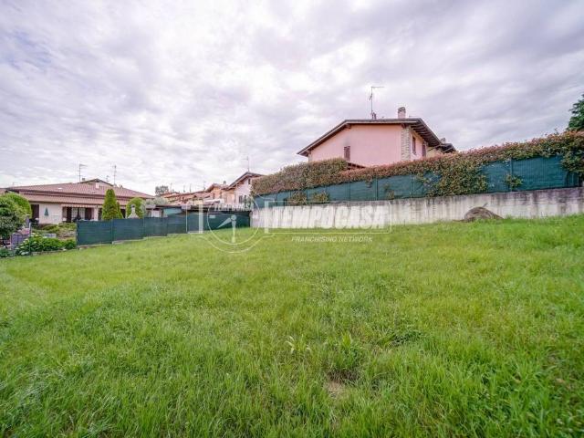 Terreno in vendita a Carnago, Lombardia