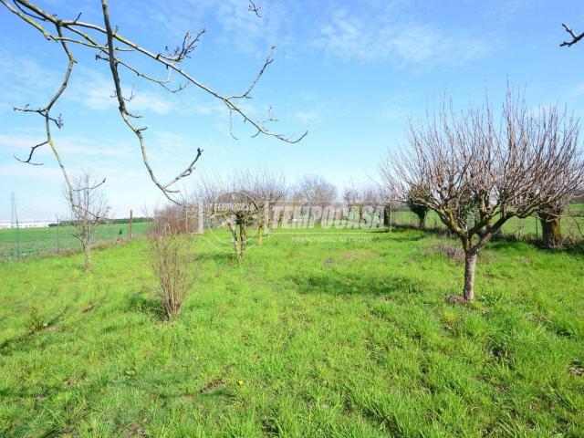 Terreno in vendita a Caronno Pertusella, Lombardia