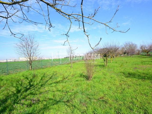 Terreno in vendita a Caronno Pertusella, Lombardia