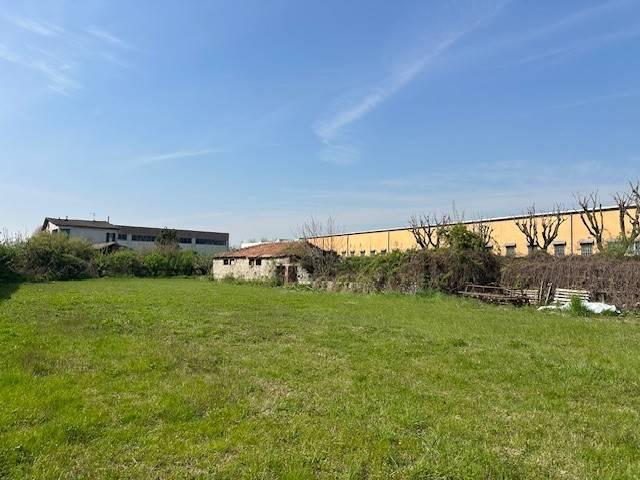 Terreno in vendita a Carpiano, Lombardia