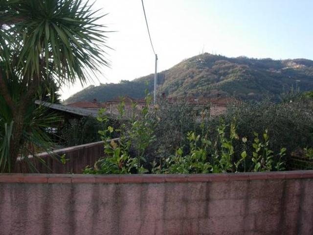 Terreno in vendita a Fabbrica, Carrara