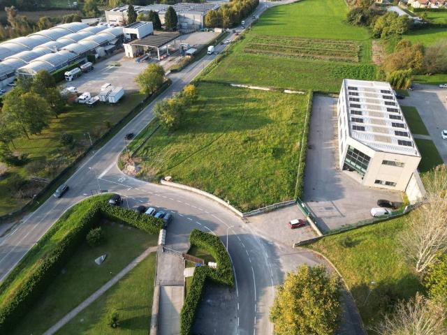 Terreno in vendita a Cascina Guardia, Carugo