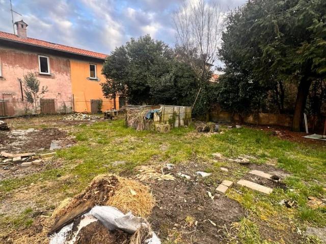 Terreno in vendita a Carvico, Lombardia