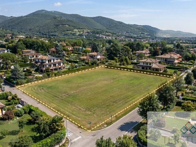 Terreno in vendita a Carvico, Lombardia