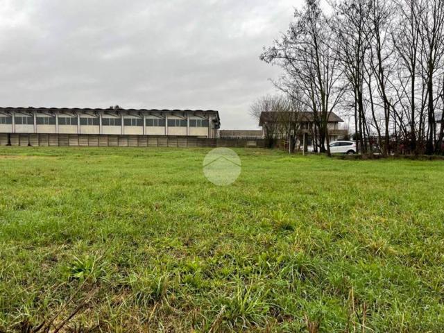 Terreno in vendita a Casalromano, Lombardia