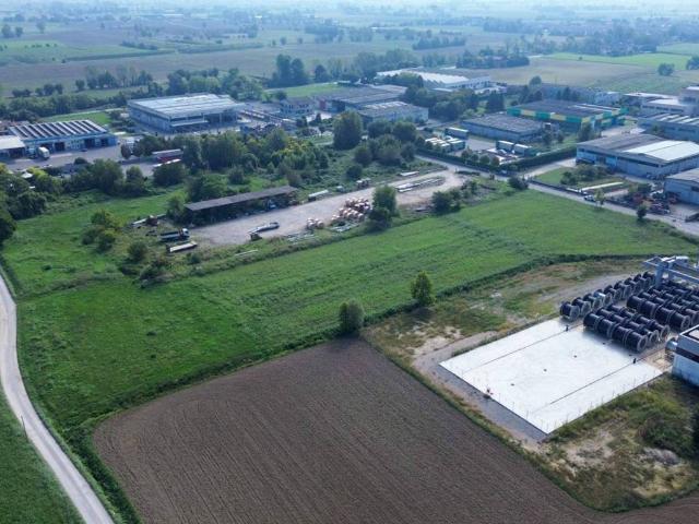 Terreno in vendita a Casalromano, Lombardia