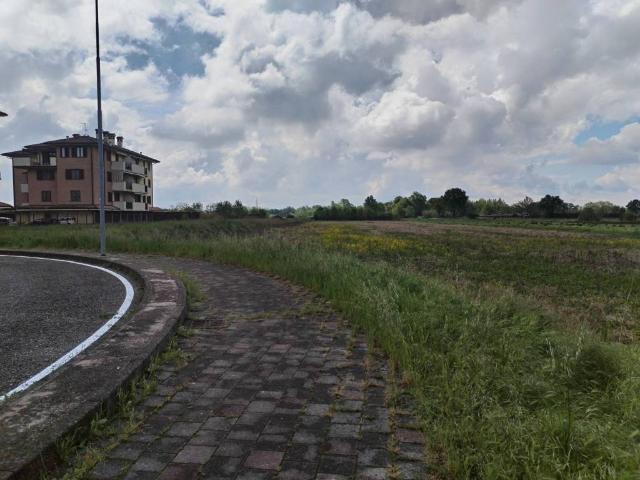 Terreno in vendita a Unione dei Comuni I Fontanili, Casarile
