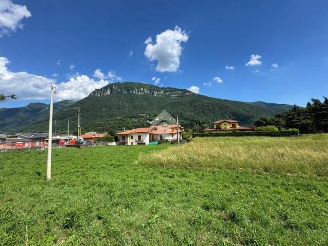 Terreno in vendita a Casazza, Lombardia