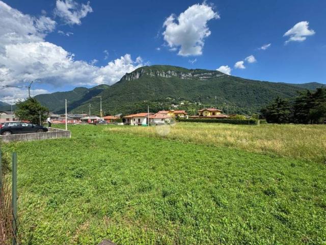 Terreno in vendita a Casazza, Lombardia