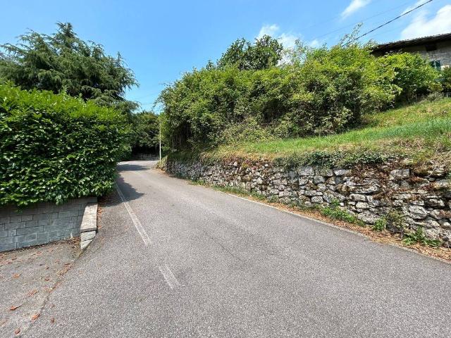 Terreno in vendita a Colognola, Casazza