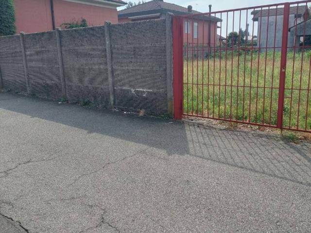 Terreno in vendita a Casorezzo, Milano