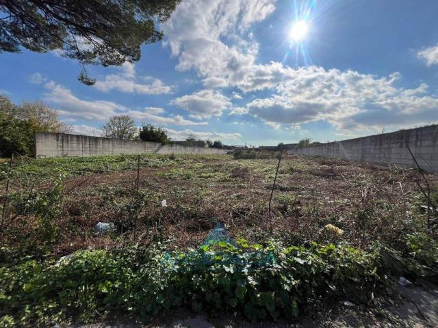 Terreno in vendita a Casoria, Campania