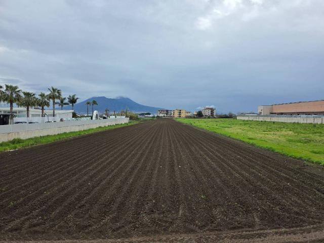 Terreno in vendita a Casoria, Campania