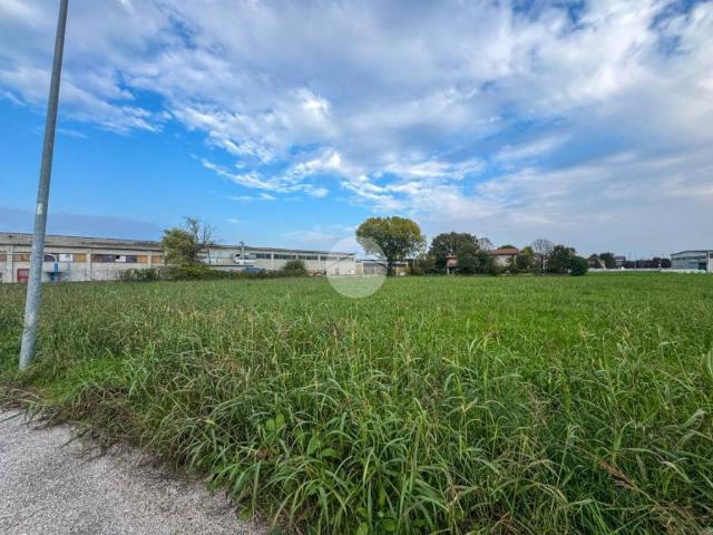 Terreno in vendita a Castel Goffredo, Lombardia
