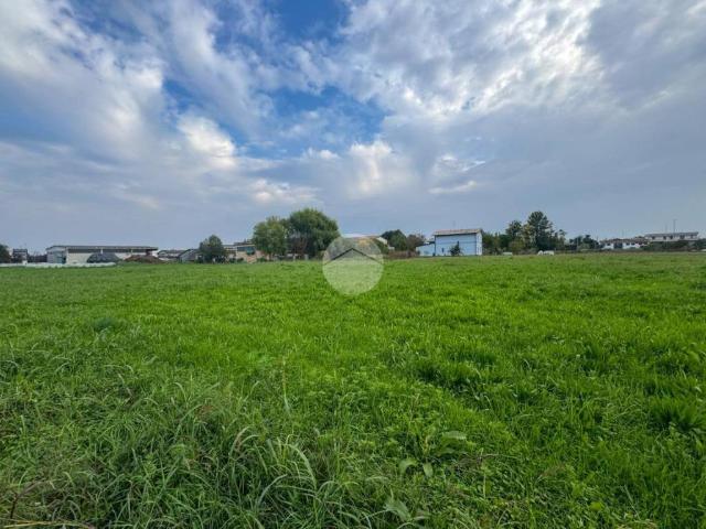 Terreno in vendita a Castel Goffredo, Lombardia