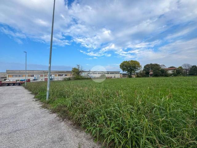 Terreno in vendita a Castel Goffredo, Lombardia