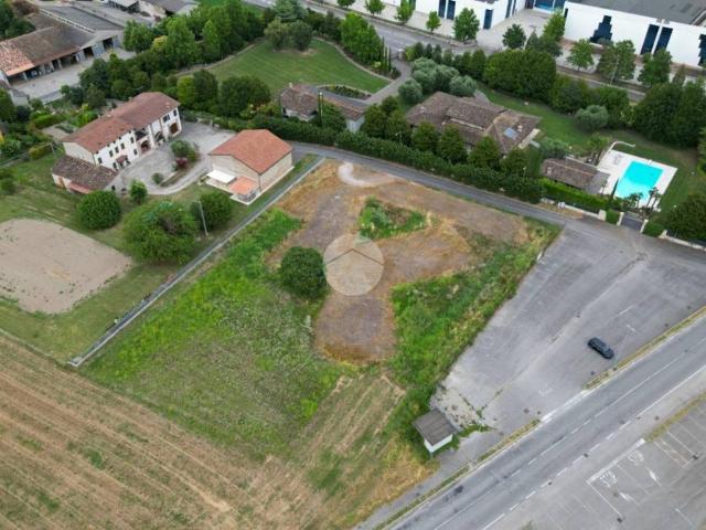Terreno in vendita a Castel Goffredo, Lombardia