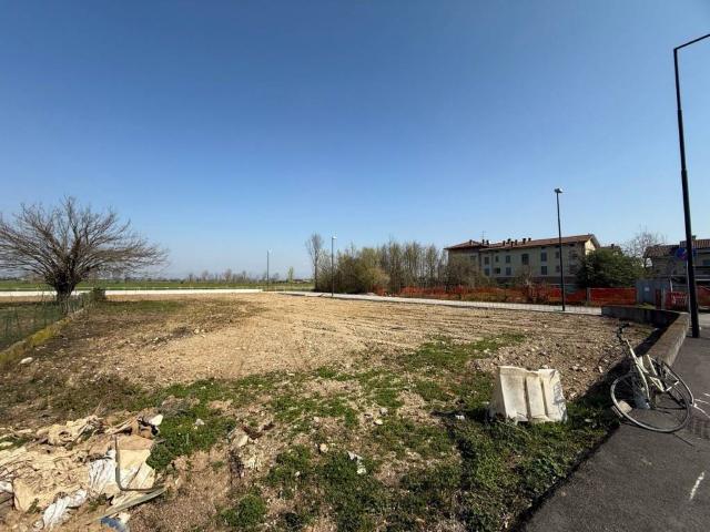 Terreno in vendita a Castel Rozzone, Lombardia