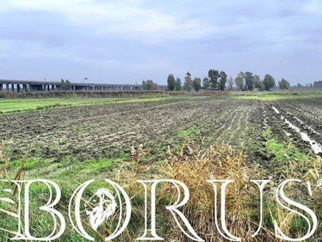 Terreno in vendita a Borgo Domitio, Castel Volturno