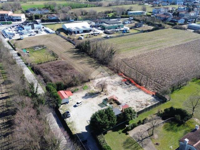 Terreno in vendita a Castelfranco Veneto, Veneto