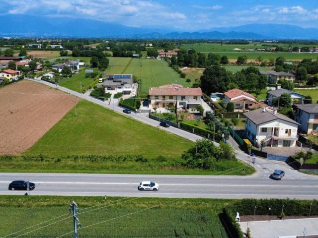 Terreno in vendita a Castelfranco Veneto, Veneto
