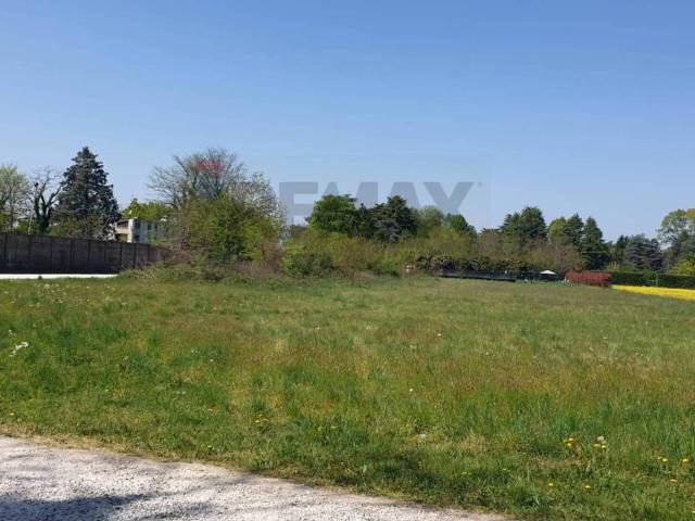 Terreno in vendita a Castegnate, Castellanza