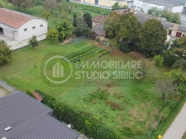 Terreno in vendita a Castellucchio, Lombardia